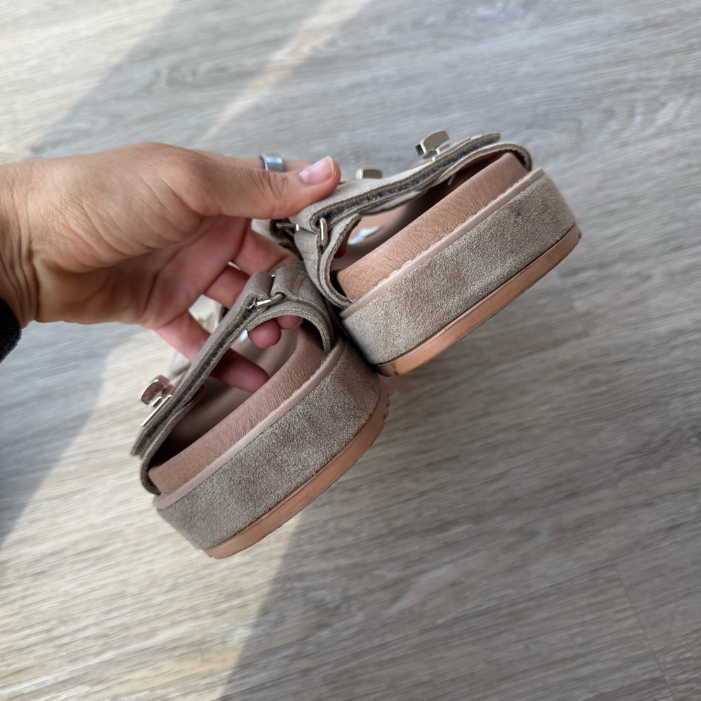 Steve Madden Bigschmona Taupe suede sandals - Picture 4 of 9